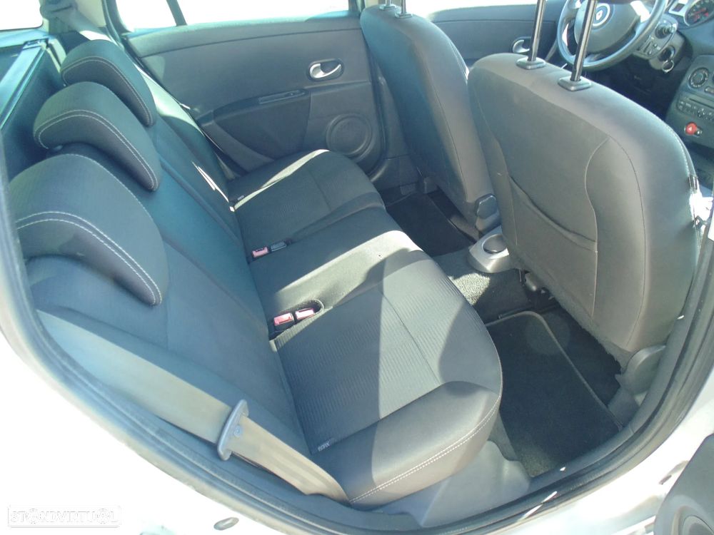Renault Clio Break 1.2 16V Dynamique S - 16