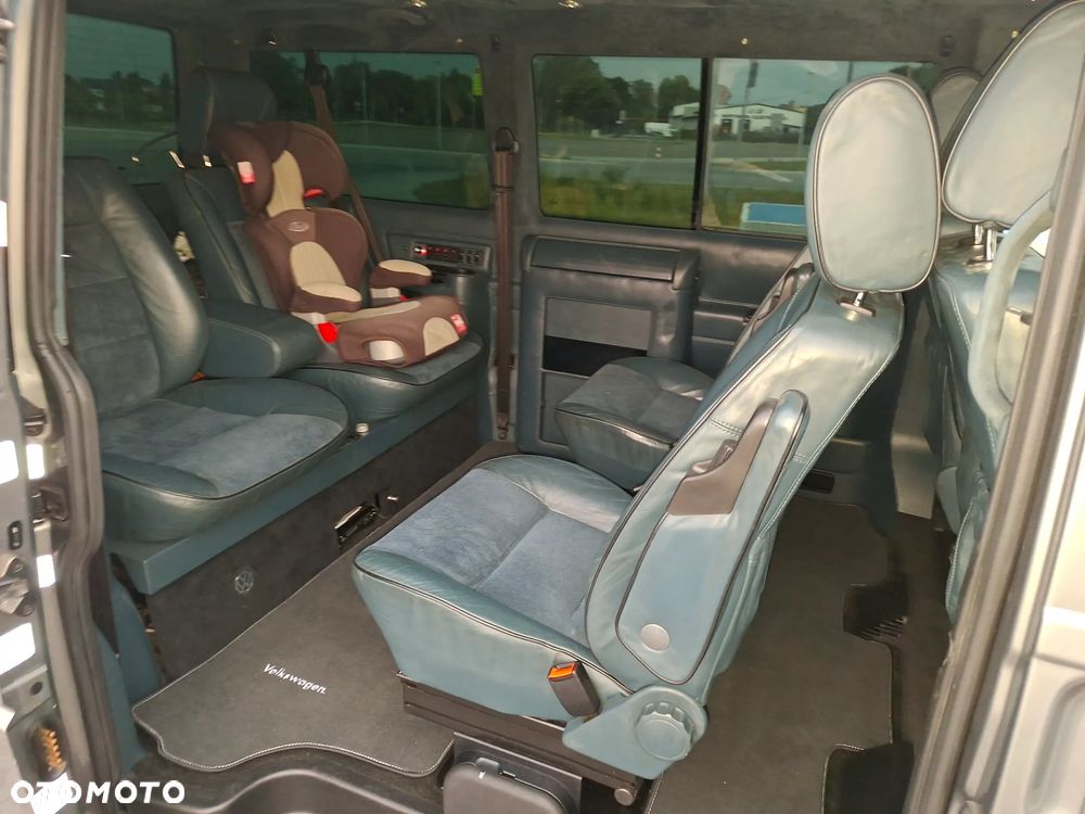 Volkswagen Caravelle - 22
