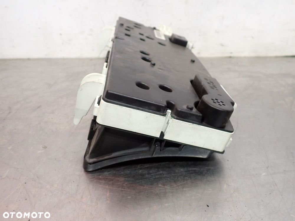 LICZNIK TOYOTA COROLLA E12 - 7