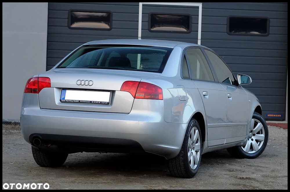 Audi A4 Limousine - 3