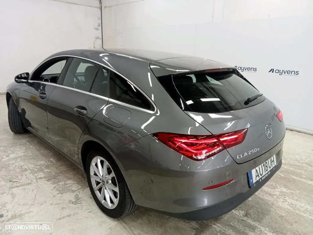 Mercedes-Benz CLA 250 e Shooting Brake Style Plus - 2