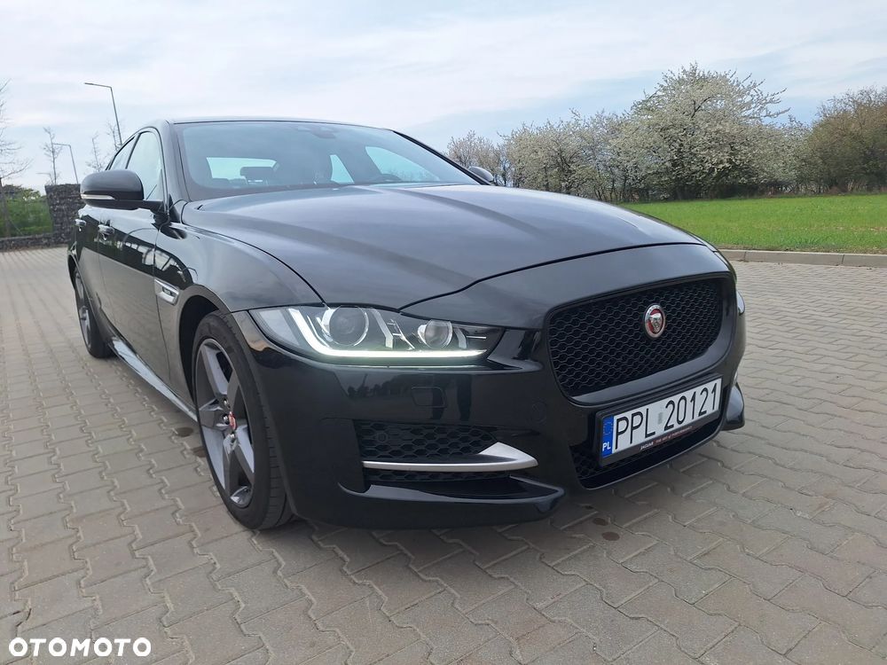 Jaguar XE 20d R-Sport - 12