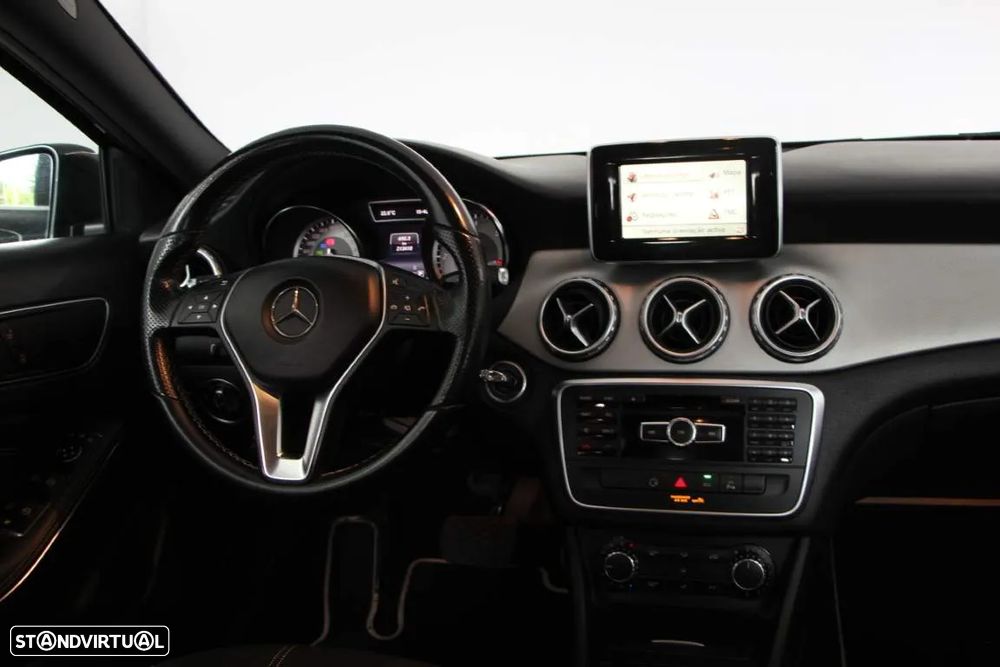 Mercedes-Benz GLA 200 CDi Urban Aut. - 2