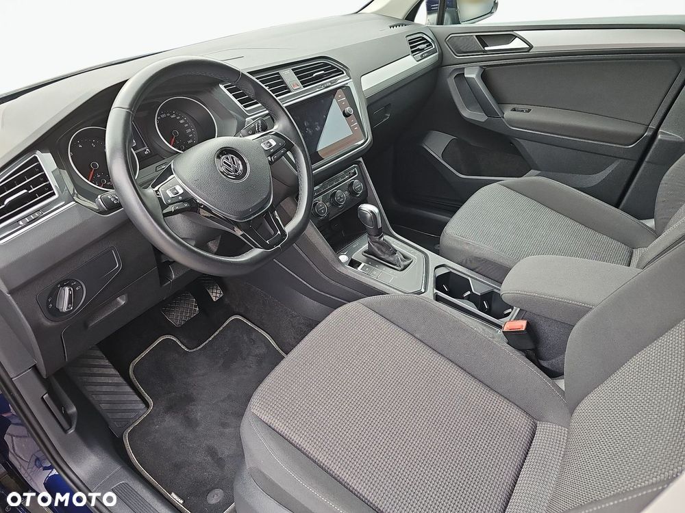 Volkswagen Tiguan - 10