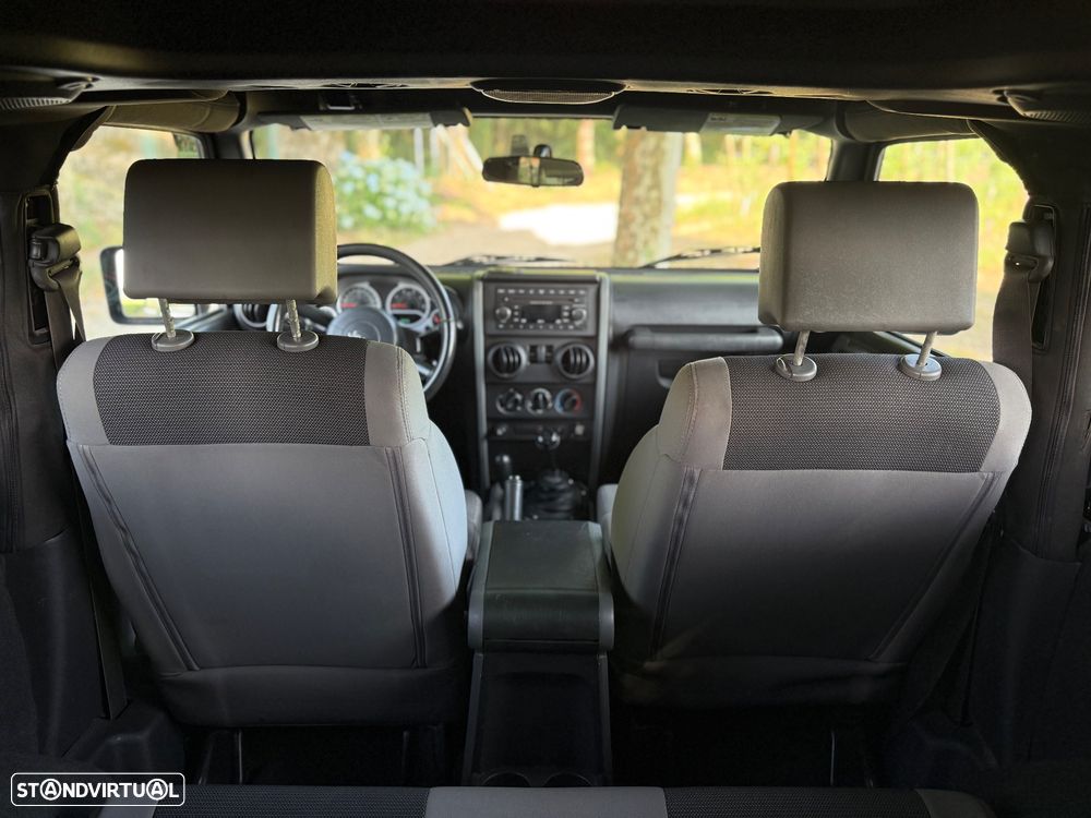 Jeep Wrangler 2.8 CRD DPF Sport - 25