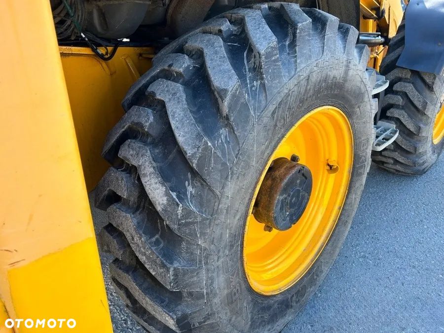 JCB 4CX - 11