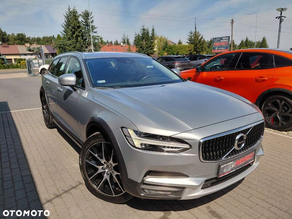 Volvo V90 Cross Country - 4