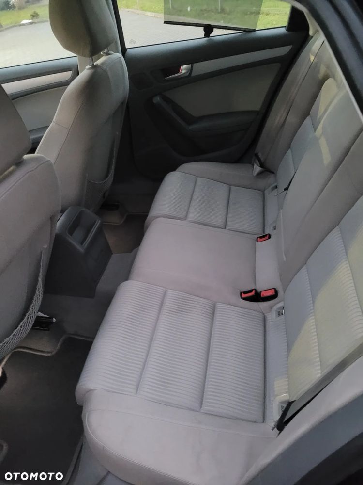 Audi A4 Limousine - 9