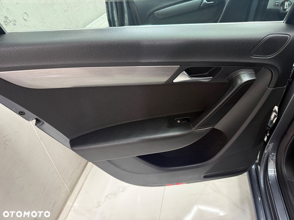 Volkswagen Passat 2.0 TDI DPF Comfortline - 11