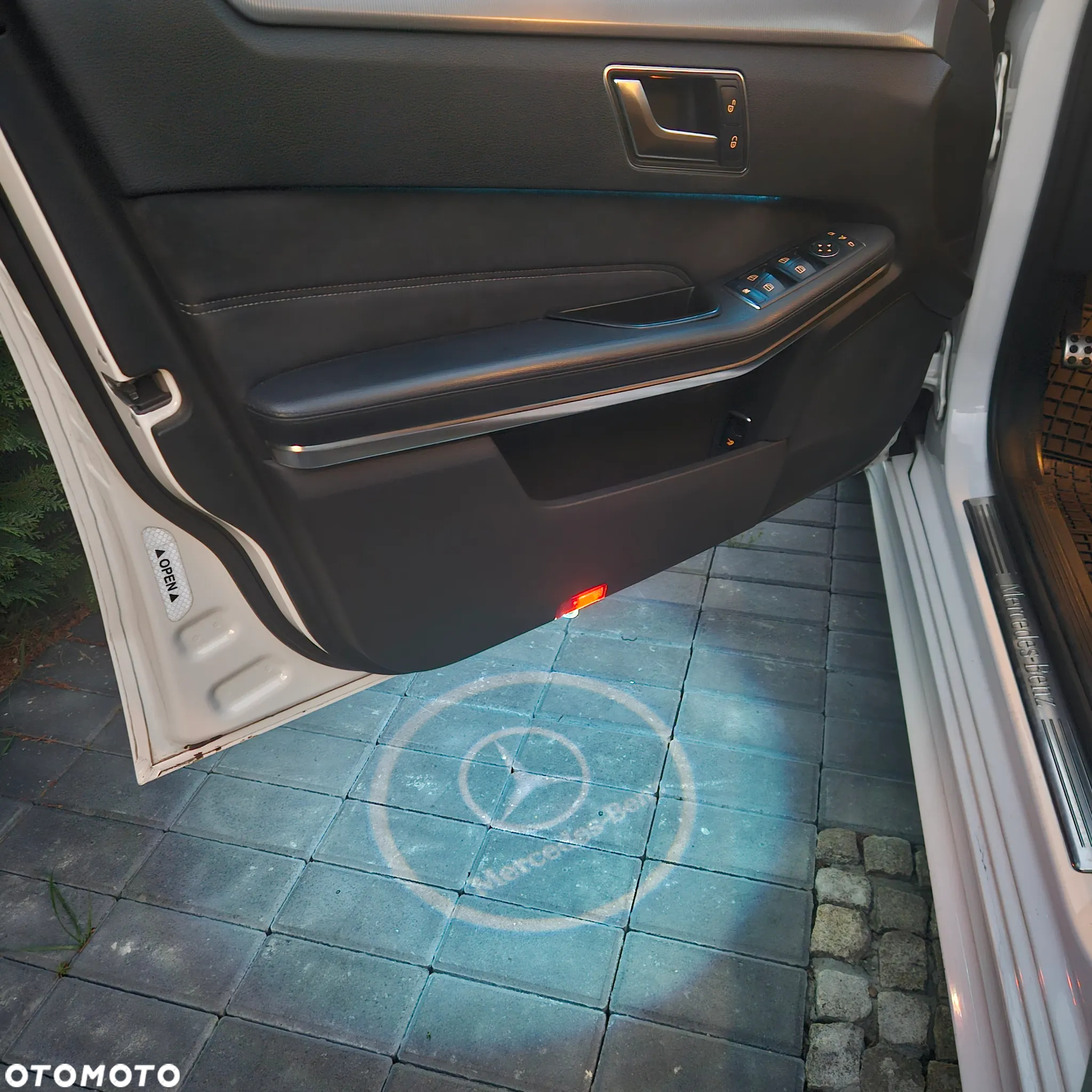 Mercedes-Benz Klasa E 250 CDI 4-Matic Avantgarde - 37