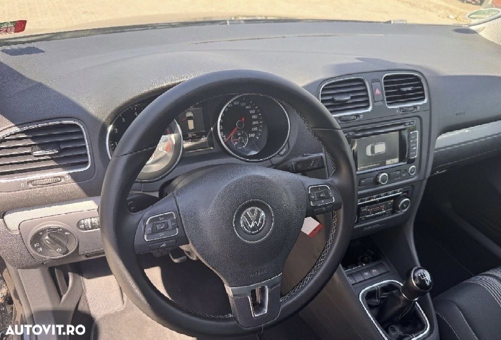 Volkswagen Golf - 10