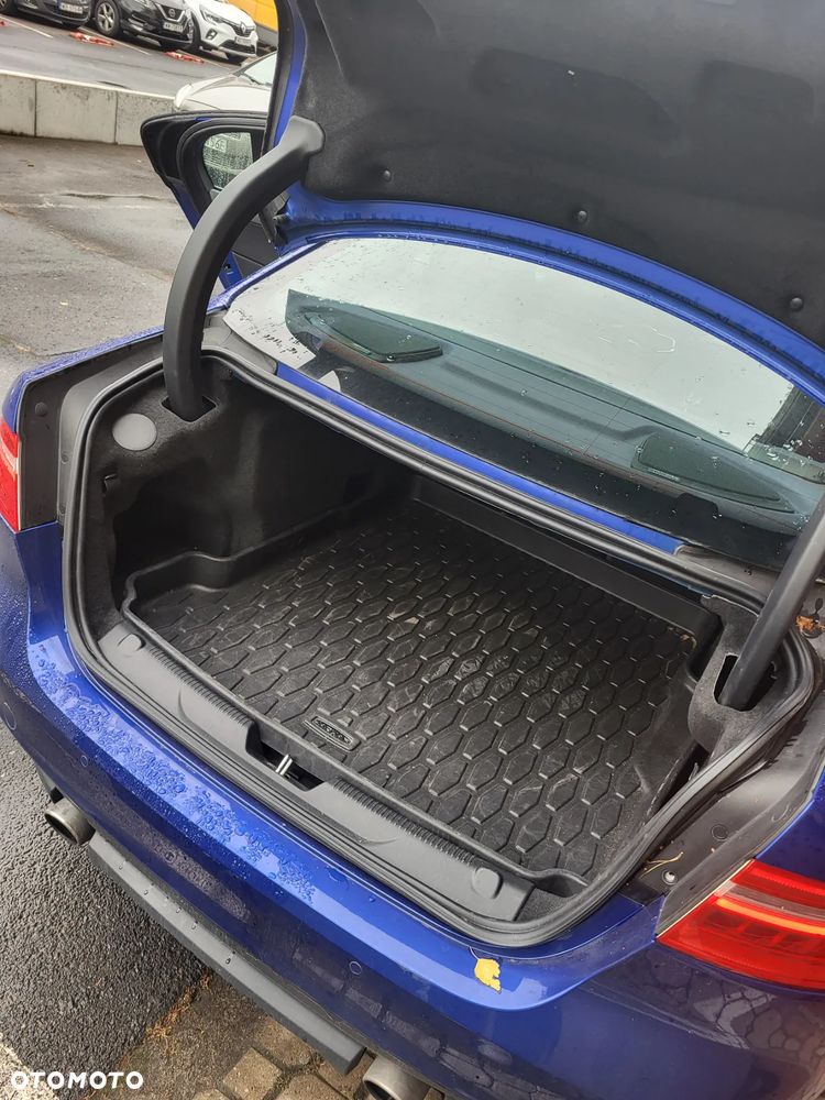 Jaguar XE 30t AWD Prestige - 11