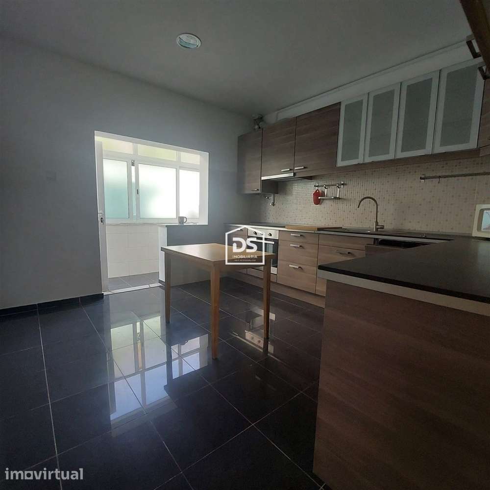 Apartamento T2 Arrendamento em Santa Iria de Azoia, São João da Talha - Grande imagem: 2/18