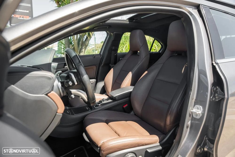 Mercedes-Benz A 200 d 4Matic 7G-DCT AMG Line - 17