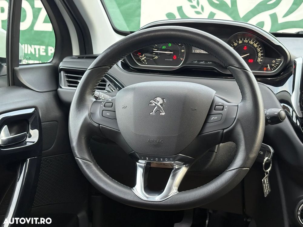Peugeot 208 PureTech 82 Start & Stop Style - 18
