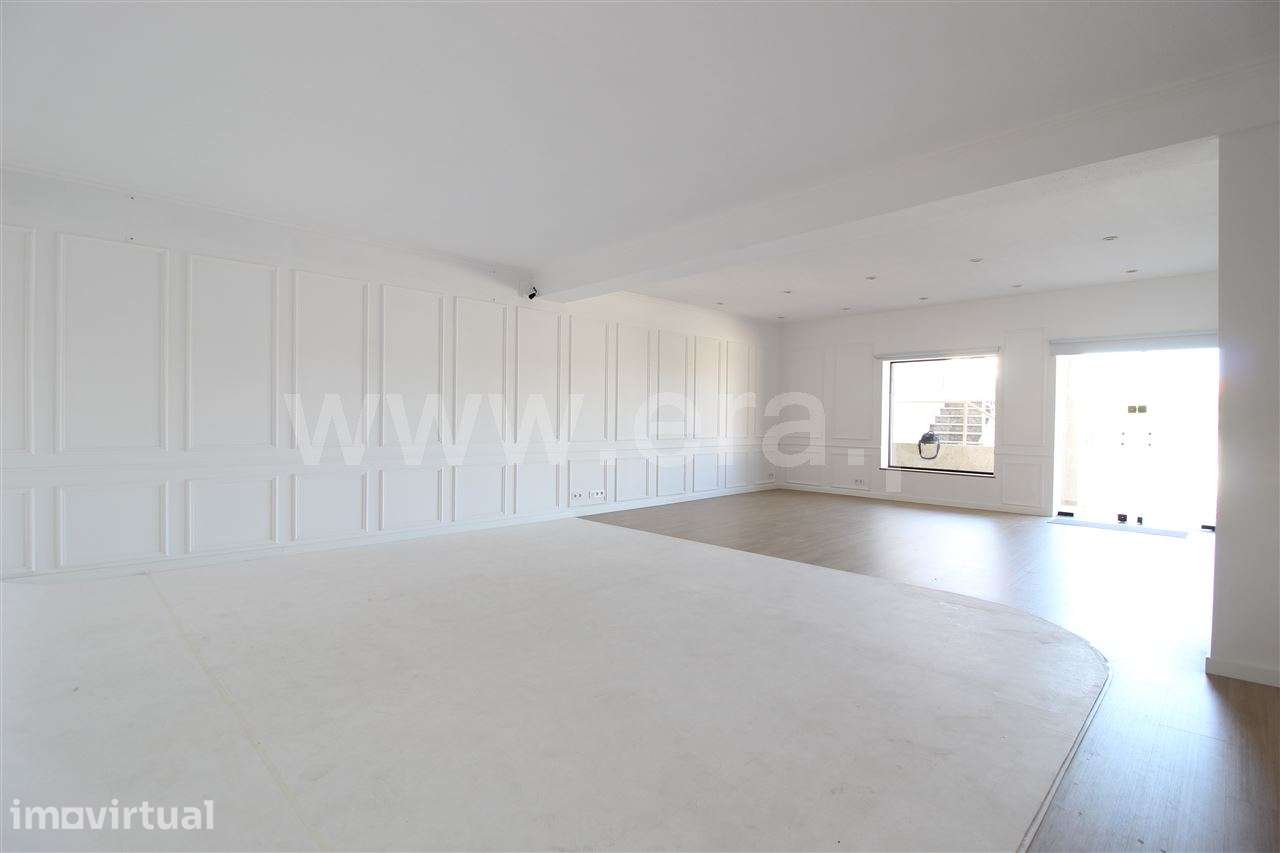 Loja para arrendar - Renovada - Grande imagem: 2/9