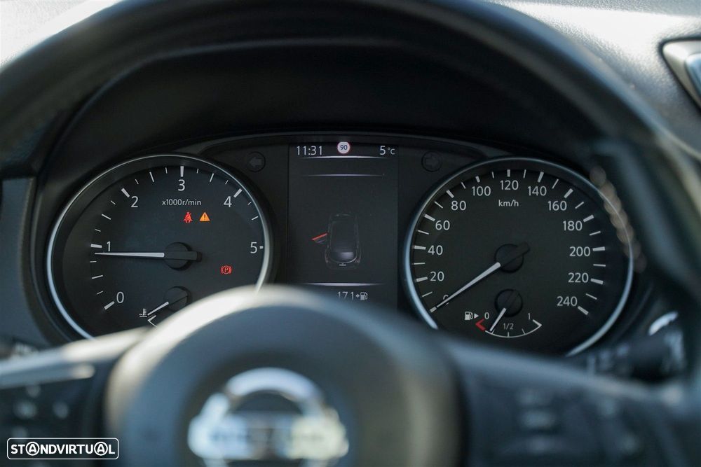 Nissan Qashqai 1.5 dCi N-Connecta 18 - 21