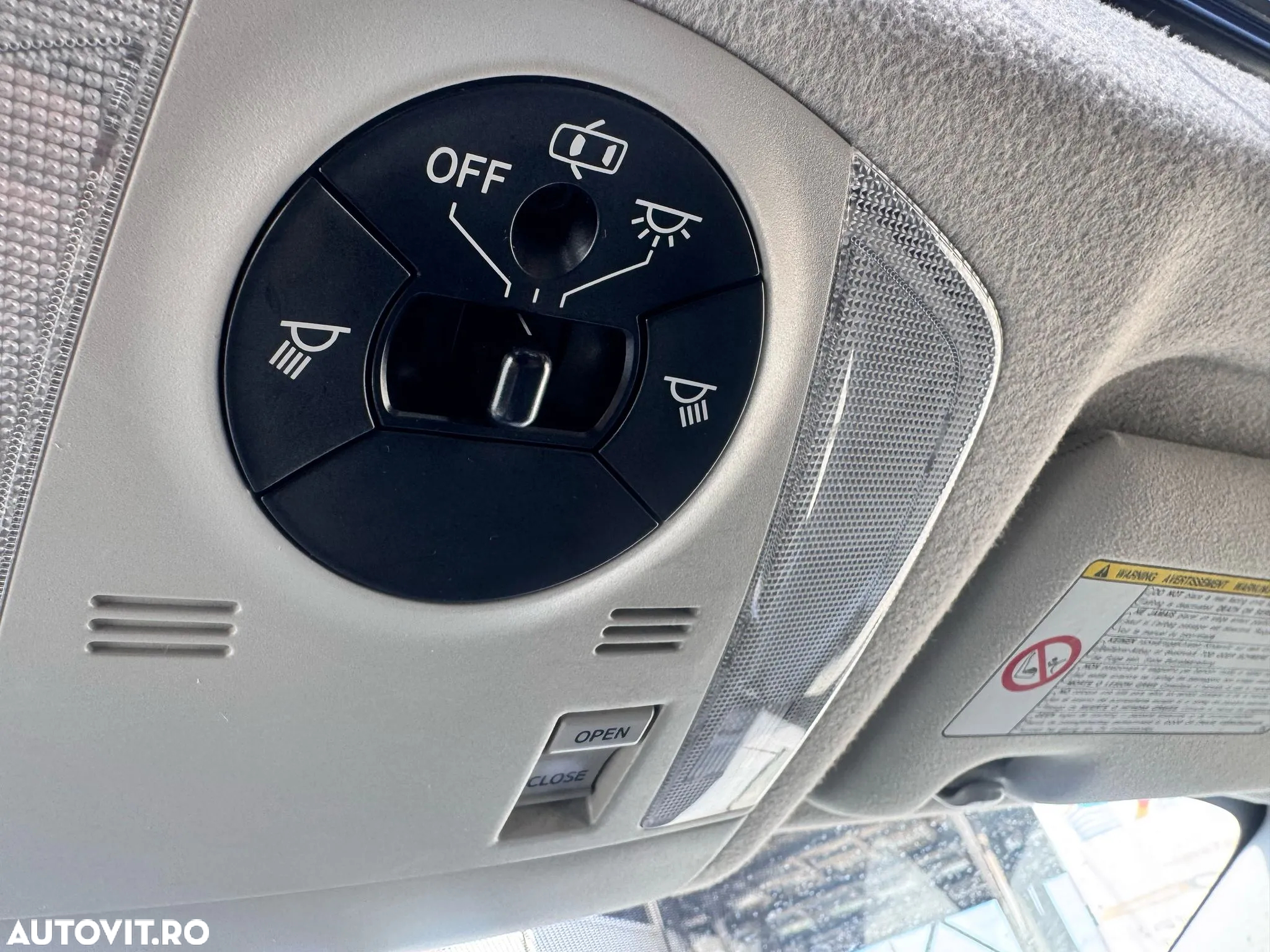 Toyota Prius (Hybrid) Sol Plus - 14
