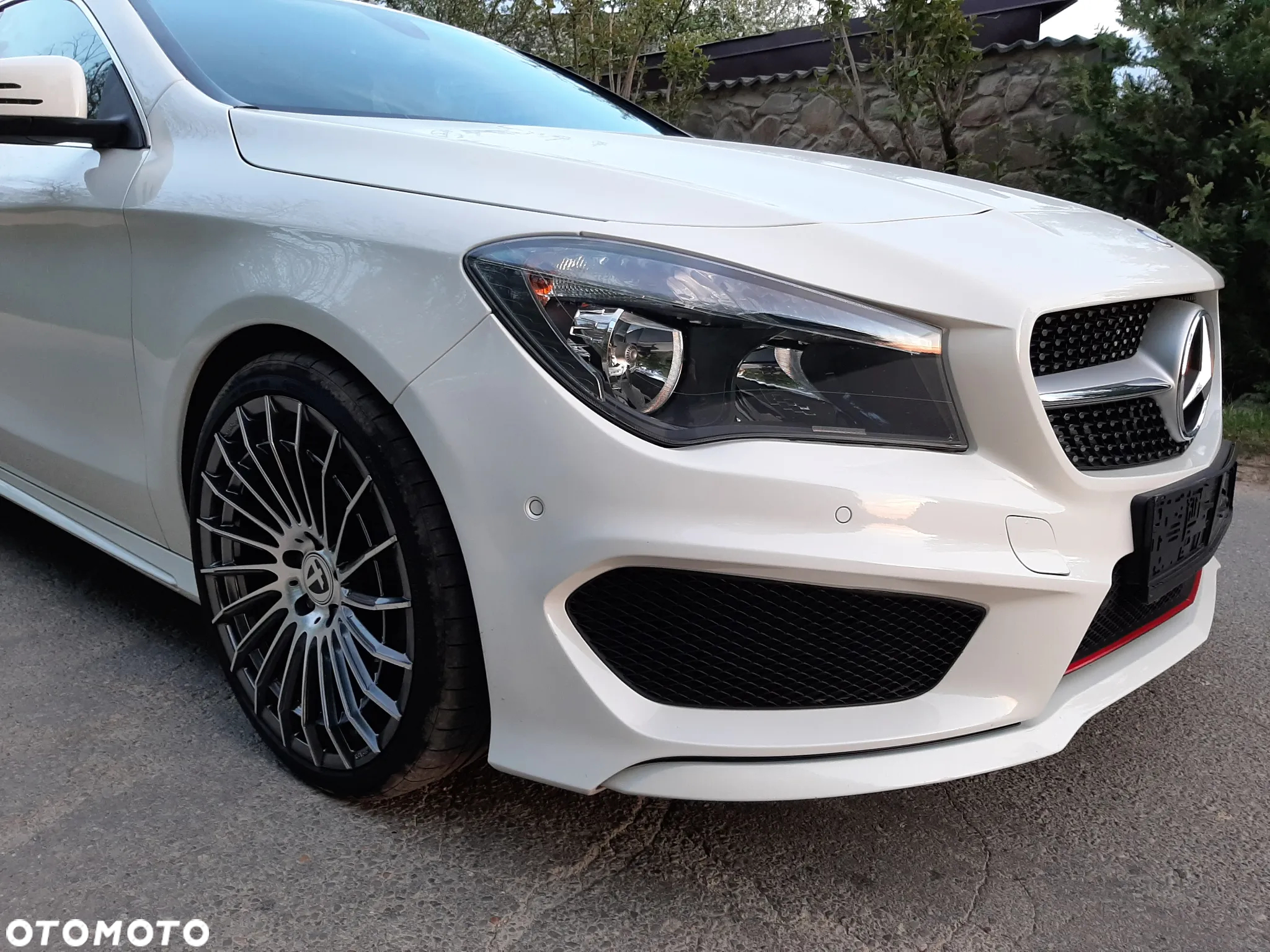 Mercedes-Benz CLA Shooting Brake 180 AMG Line - 12