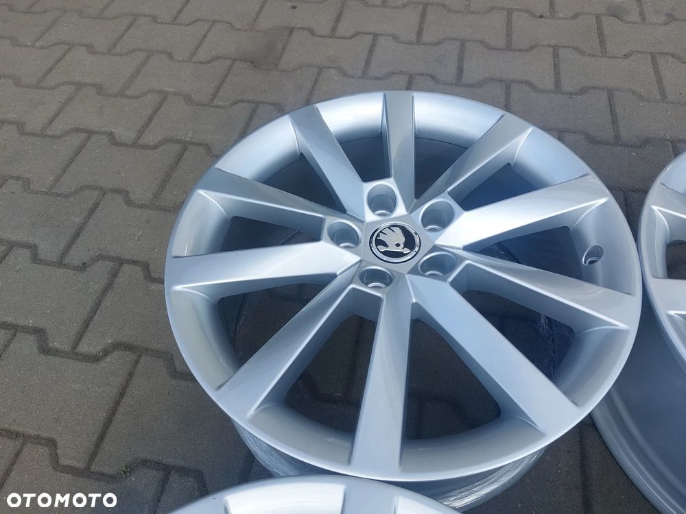 SKODA SUPERB FELGI ALUFELGI OE 5E0601025Q 7.5J ET51 R18 5X112 JAK NOWE - 5