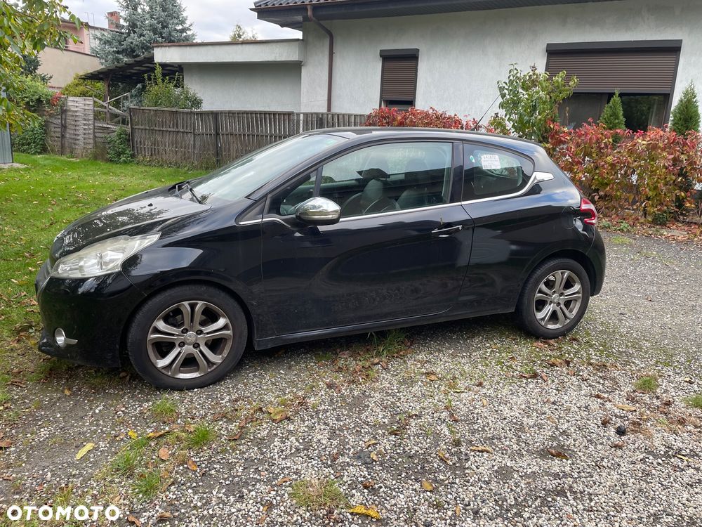Peugeot 208 2012 photo 5