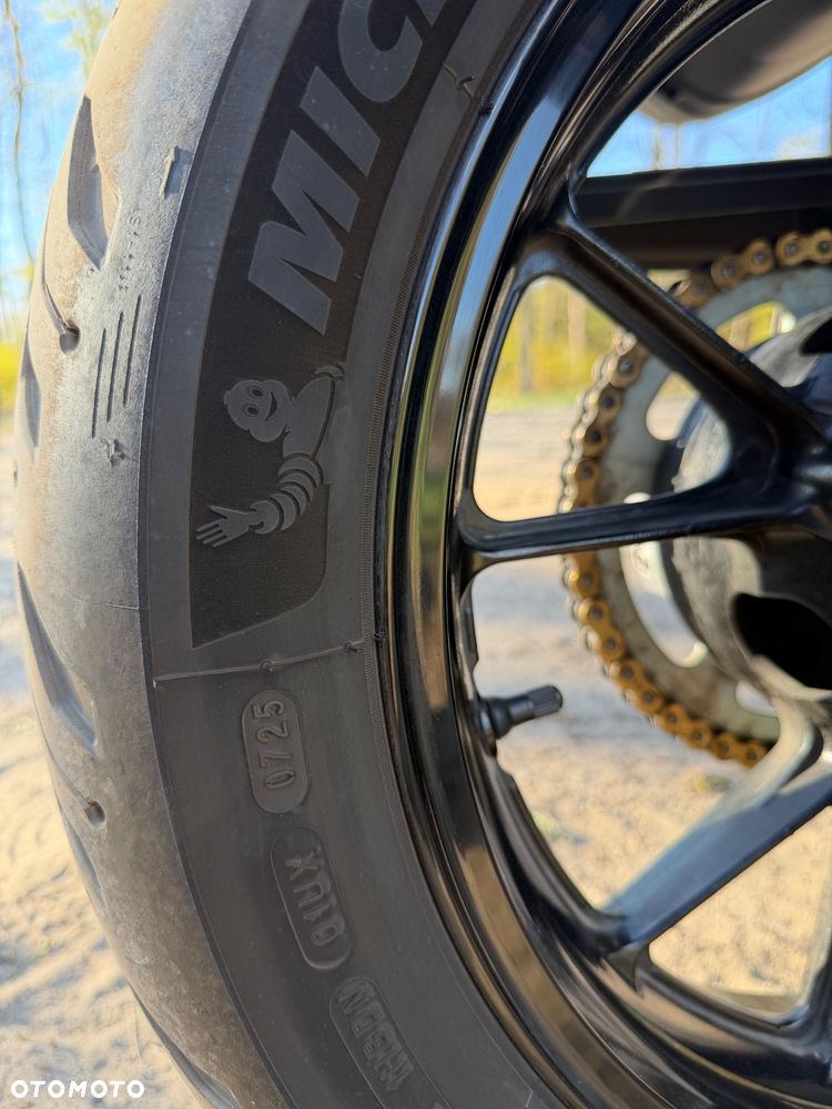 Suzuki V-STROM - 9