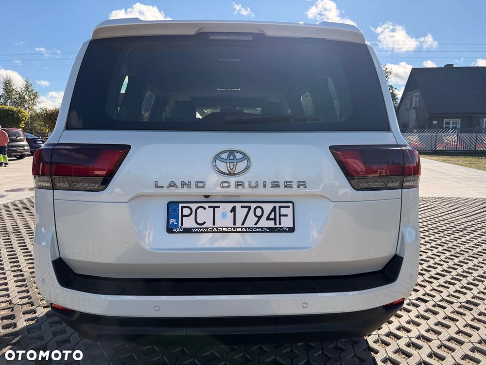 Toyota Land Cruiser - 5