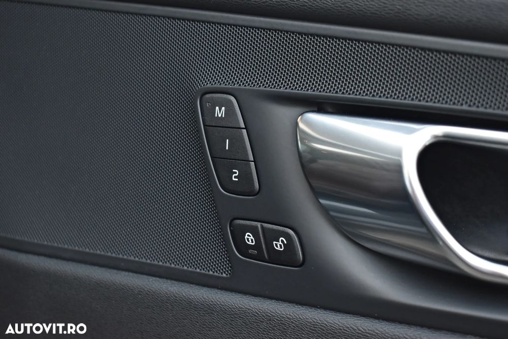 Volvo XC 60 D5 AWD Geartronic Inscription - 19
