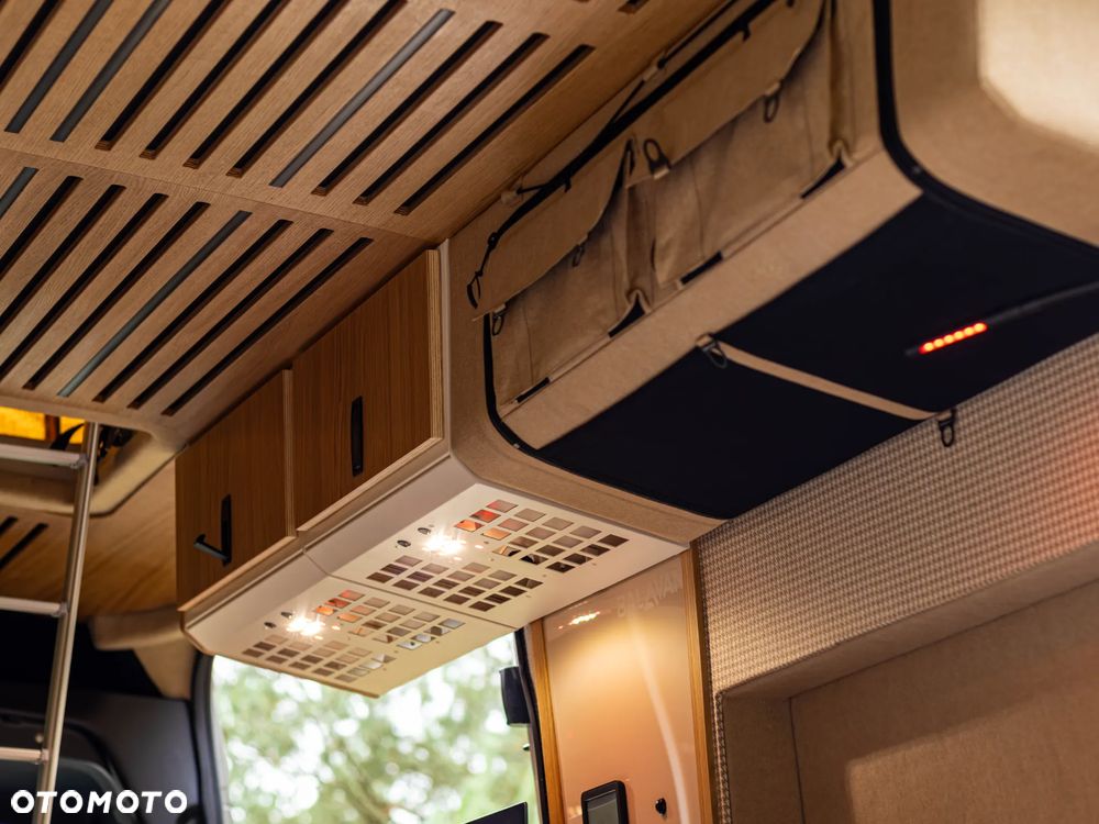 Mercedes-Benz Sprinter - 14