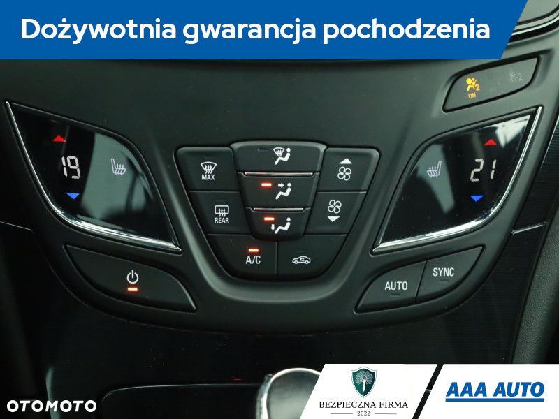 Opel Insignia - 11