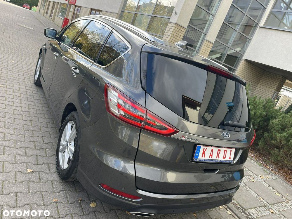 Ford S-Max - 12