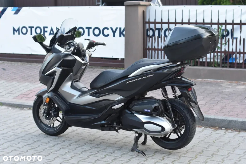 Honda NSS - 17