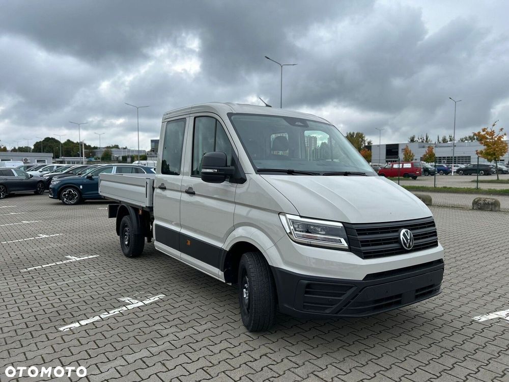 Volkswagen Crafter Crafter 35 Skrzyniowy z podwójną kabiną silnik: 2,0 l EU6 SCR 177 KM / skrzynia biegów: 4MOTION automatyczna 8-biegowa rozstaw osi: 3640 mm - 3