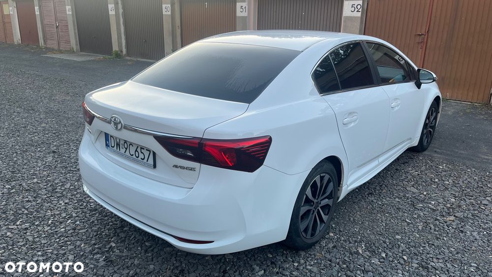 Toyota Avensis - 4