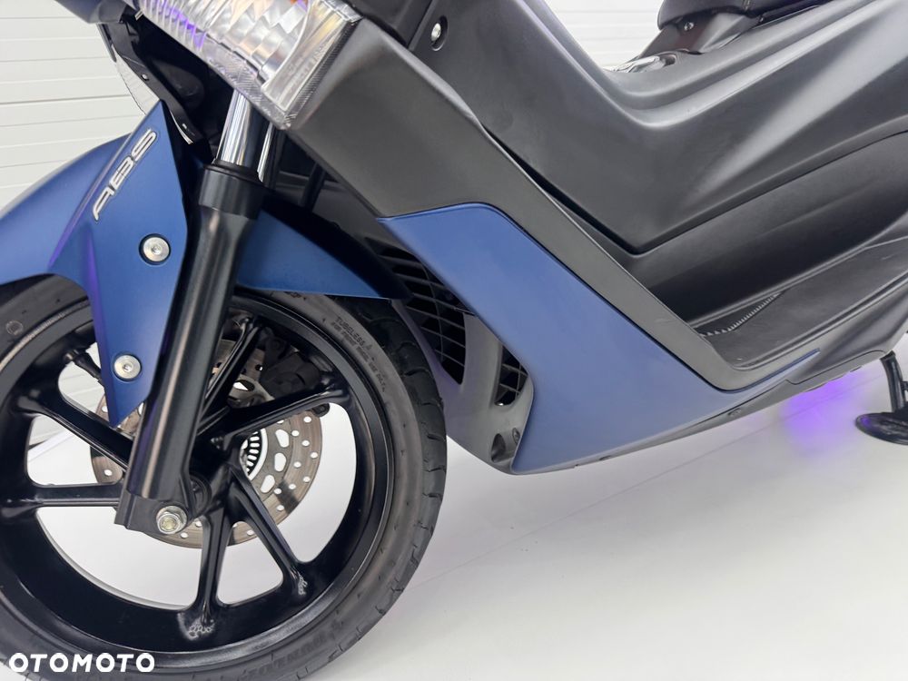 Yamaha NMAX - 17