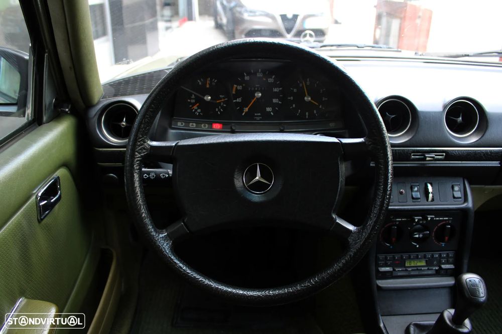 Mercedes-Benz W123 (1976-1986) 300 D - 41