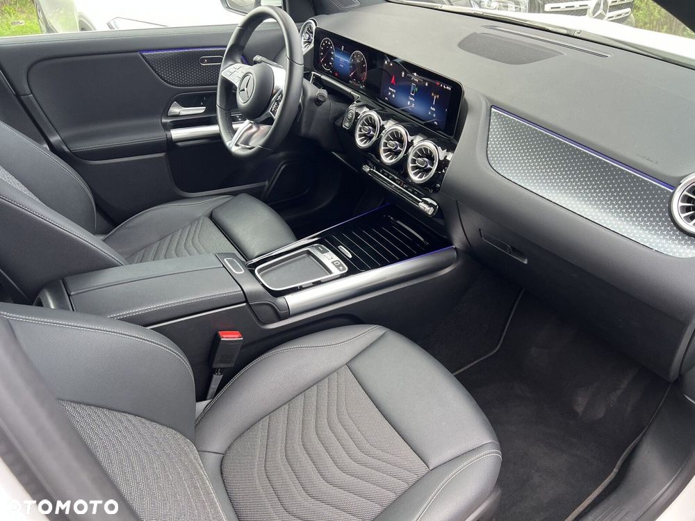 Mercedes-Benz GLA - 13