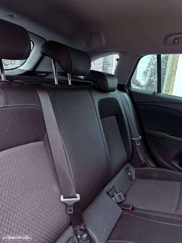 Opel Astra Sports Tourer 1.6 CDTI Dynamic S/S — fotografia 9