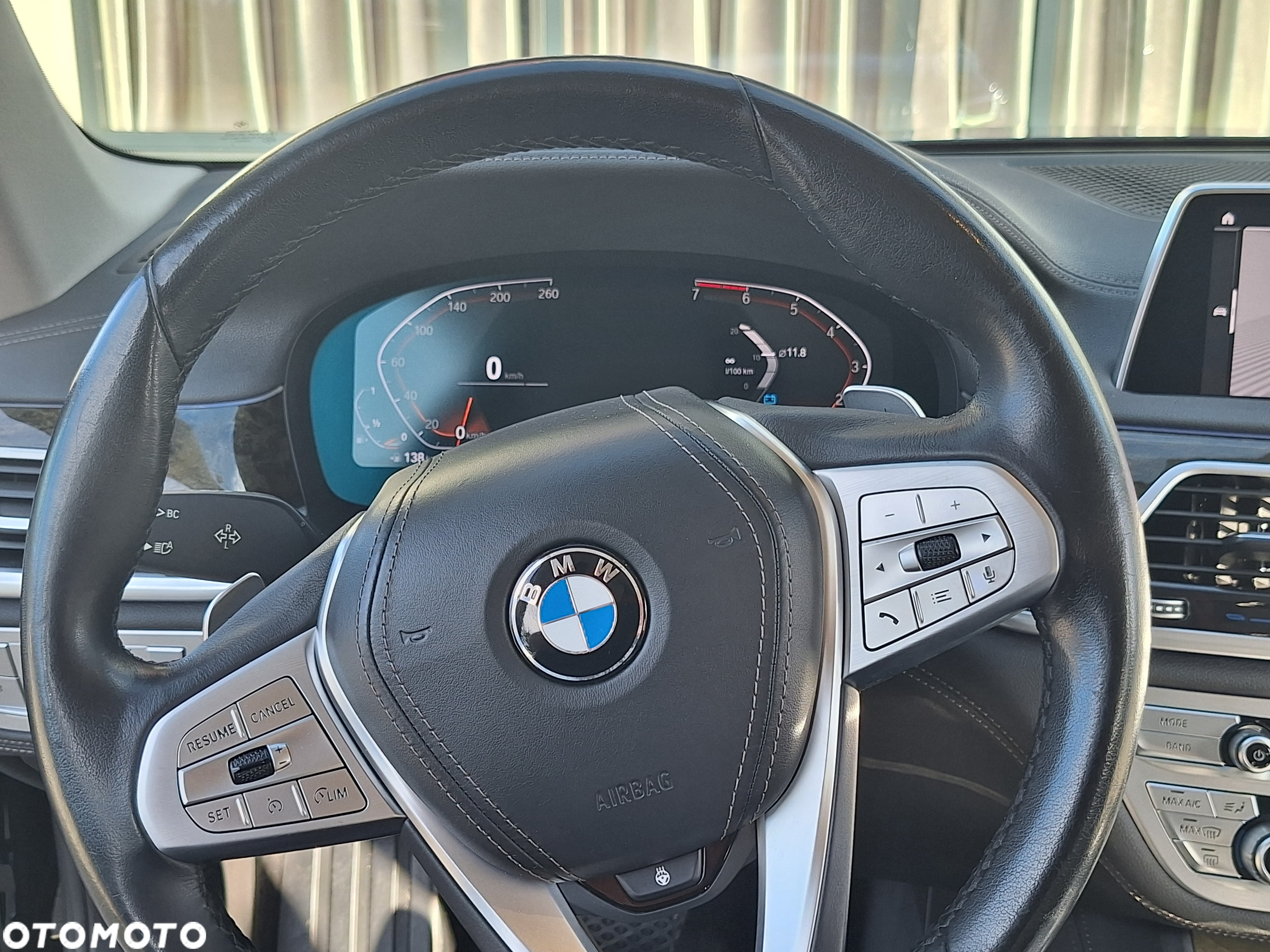 BMW Seria 7 750Li xDrive - 26
