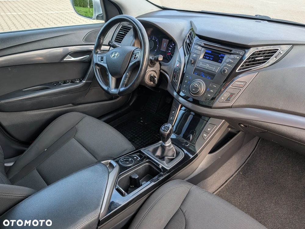 Hyundai i40 Kombi blue 1.7 CRDi Premium - 17