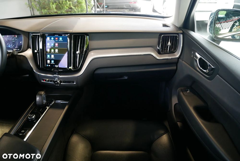 Volvo XC 60 B4 D Momentum Pro - 17