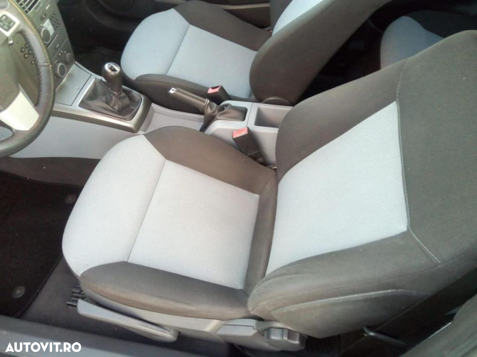 Opel Astra GTC 1.3 CDTI - 10