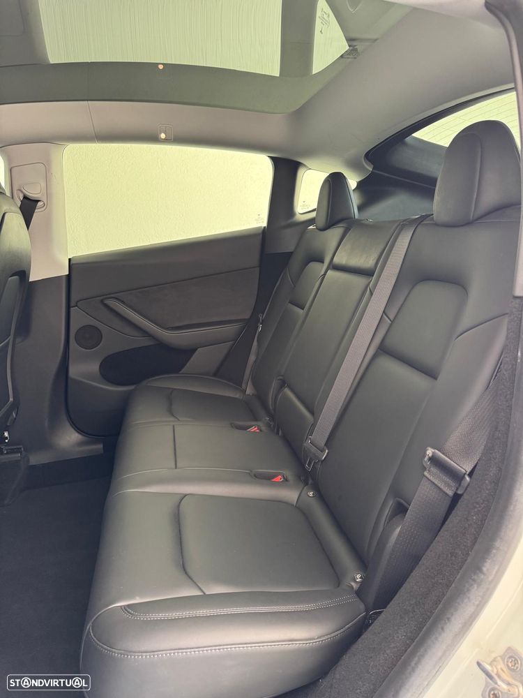 Tesla Model Y Performance Dual Motor AWD - 21
