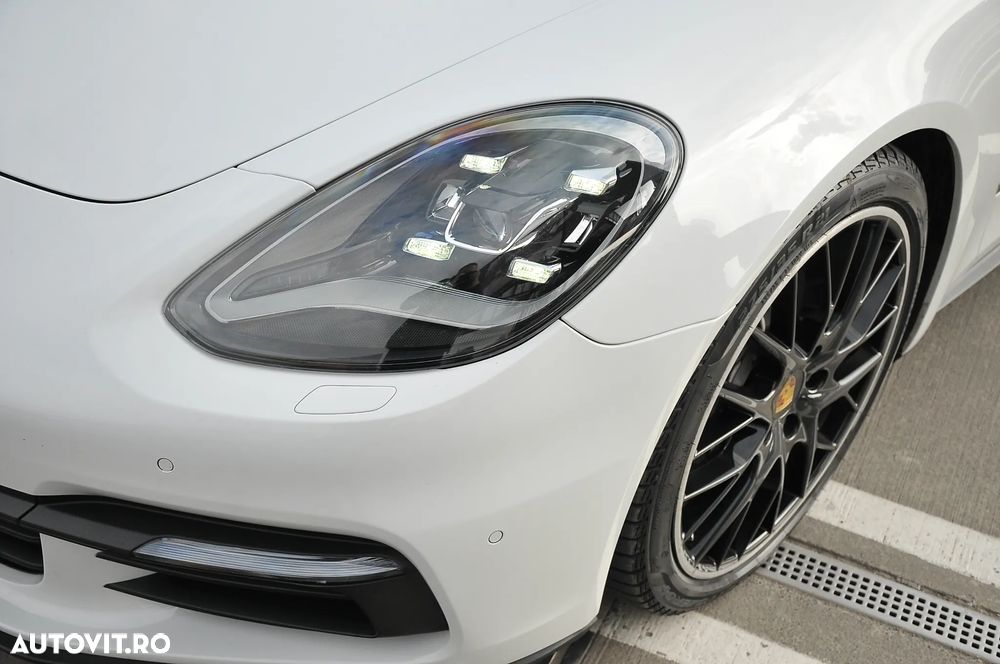 Porsche Panamera - 8