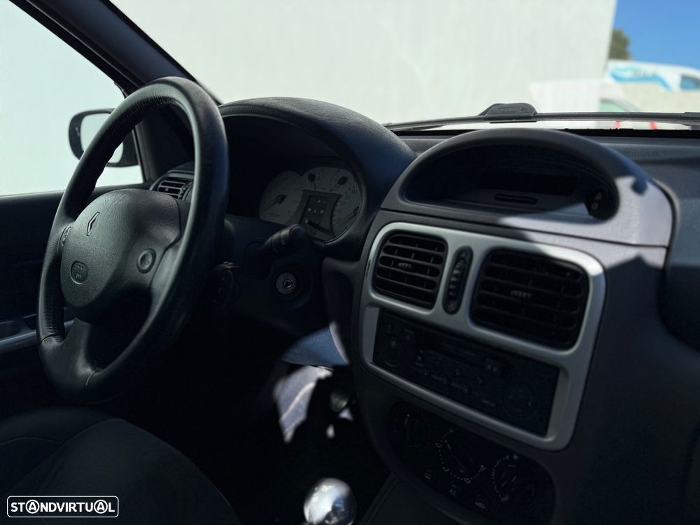 Renault Clio - 6
