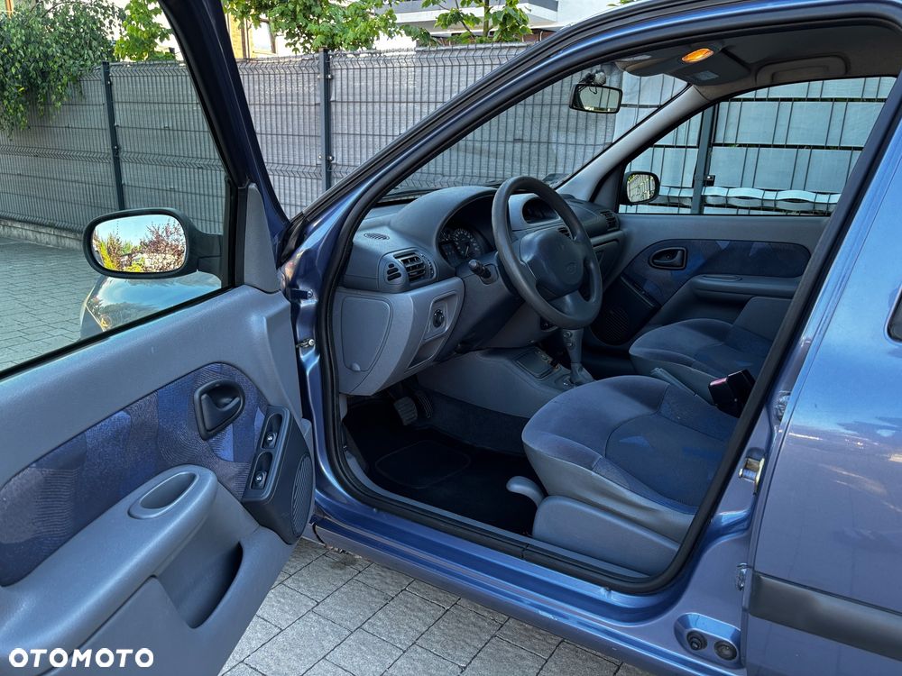 Renault Clio 1.4i RT 16V - 22