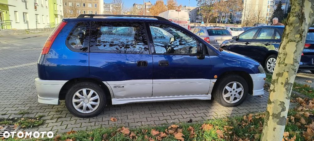 Mitsubishi Space Runner - 1