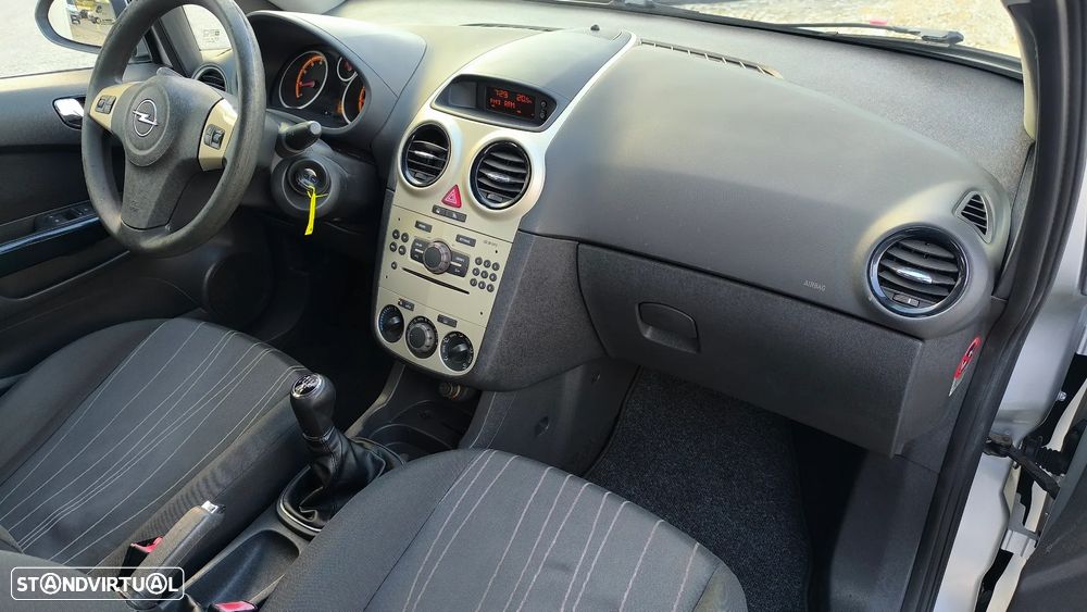 Opel Corsa 1.2 Cosmo - 43
