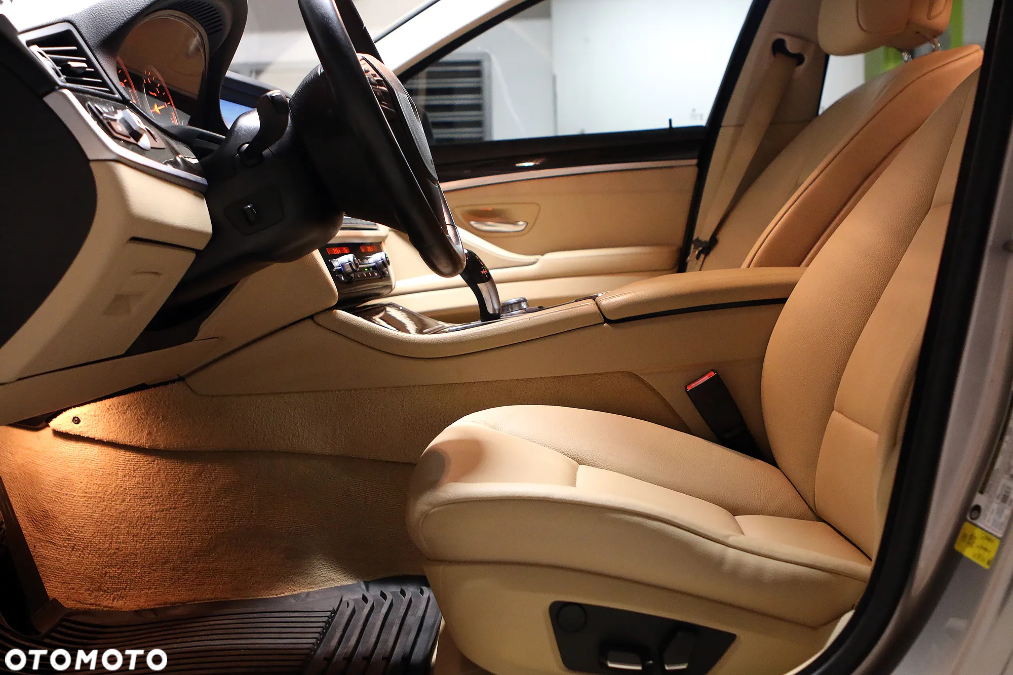 BMW Seria 5 528i - 18