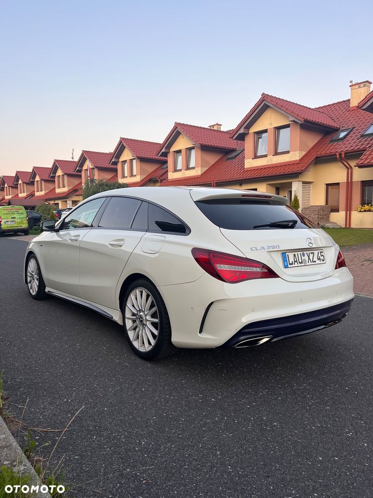 Mercedes-Benz CLA 250 4-Matic AMG Line - 13